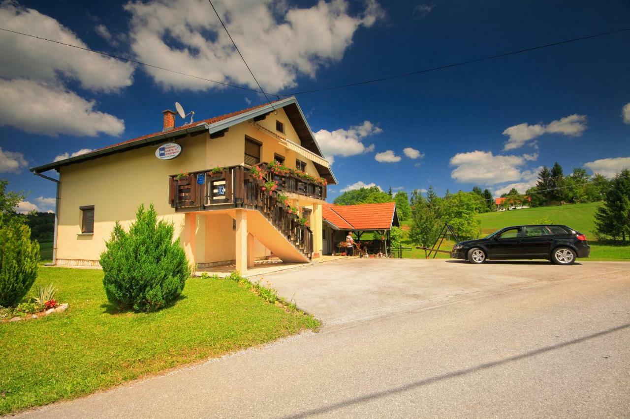 Apartments Sabljak Rakovica Exterior photo